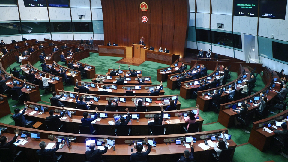 立法會通過專上學院修例草案 政府表示歡迎