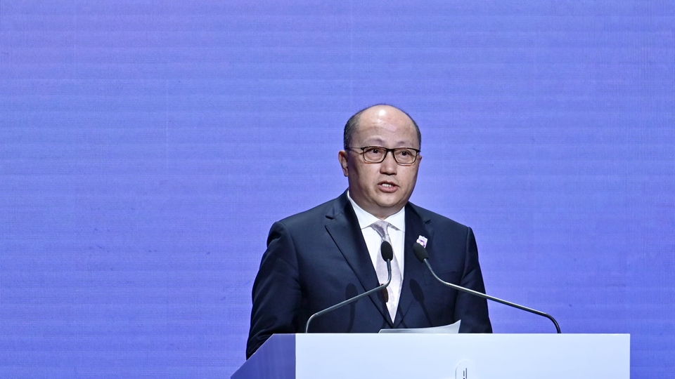 十四屆全國人大常委會任命鄭雁雄為全國人大教育科學文化衛生委員會副主任