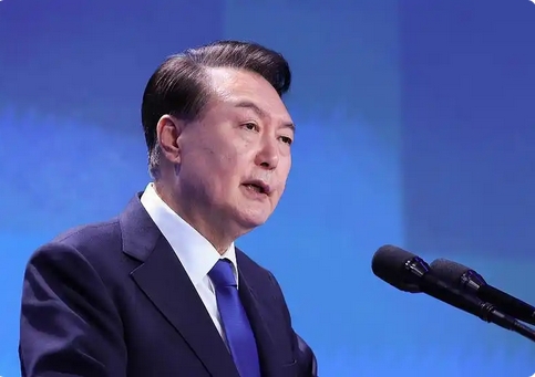 韓國前總統尹錫悅抵達特檢組 首度出面接受調查