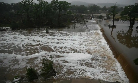 美國得州洪災死亡人數繼續上升 至少119人死亡 