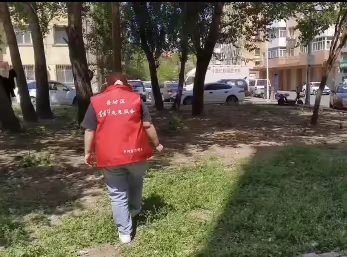 哈市香坊區星光社區開展禁種鏟毒專項活動 築牢社區禁毒防線