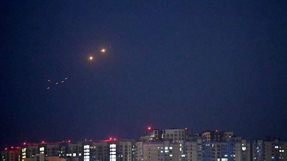 俄對烏大規模空襲致17死傷 莫斯科遭大批無人機襲擊