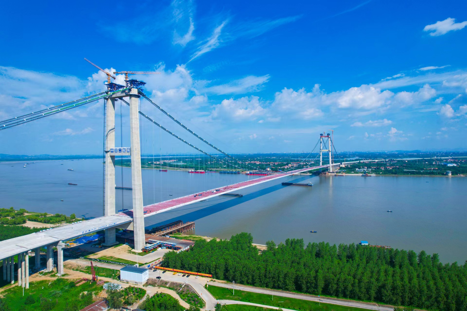 武漢雙柳長江大橋順利合龍