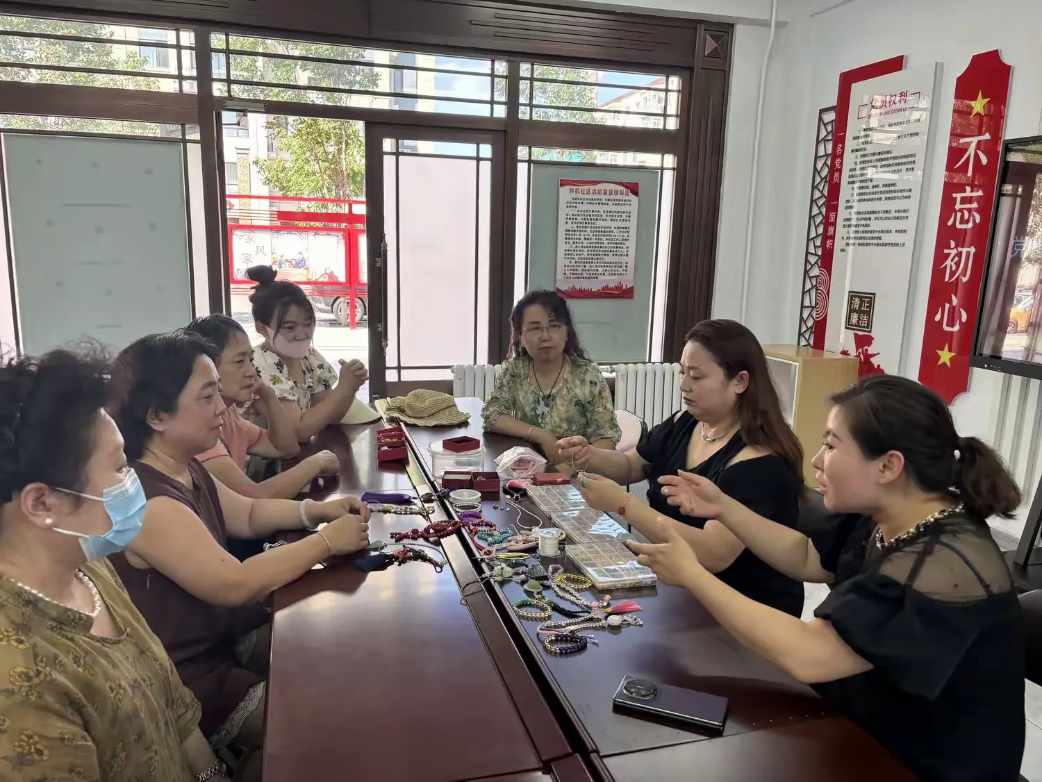 哈市香坊區林機社區：「鄰里互助牆」賦能 繪共治共享新圖景