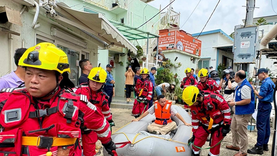 消防處大浪灣村進行水浸跨部門演練 應對極端天氣提升救援效率