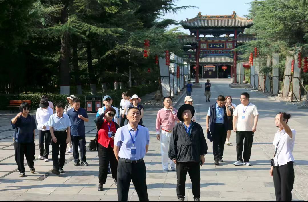 第十屆著名作家看山西採風活動走進臨汾市堯都區