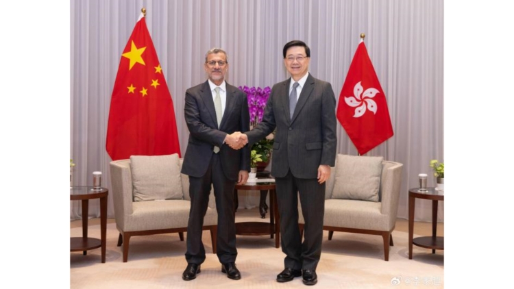 行政長官李家超與阿曼投資局主席會面 推進兩地建立更緊密關係