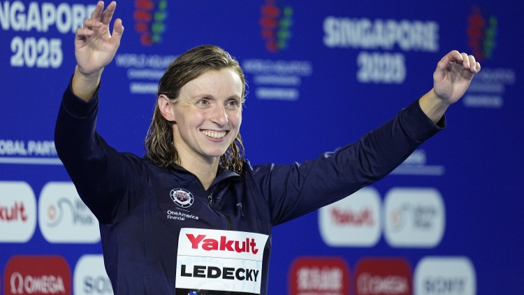 游泳世錦賽：萊德茨基加冕「七冠王」 美國隊接力破世界紀錄摘金