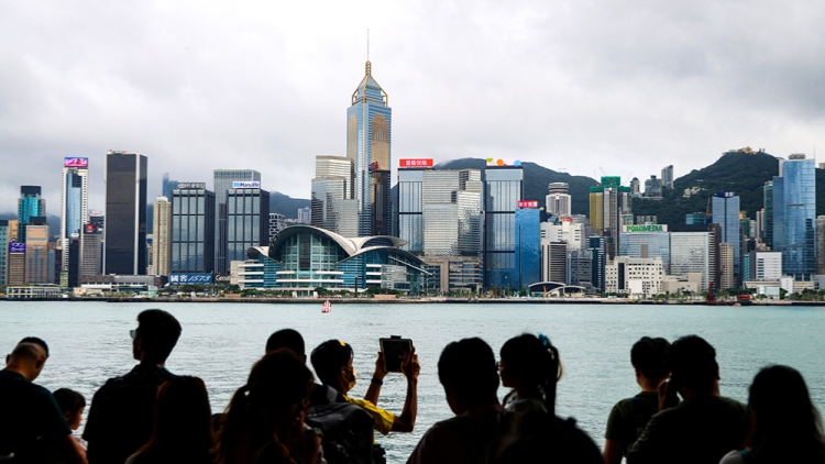 【港事講場】港經韌力足 「無就業復蘇」論片面