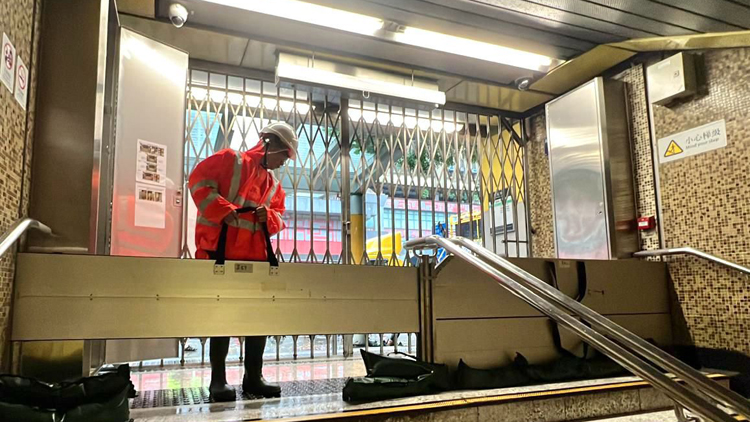 港鐵黑雨加強巡查 確保防洪設備運作正常