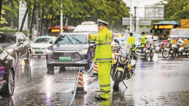 深圳防汛體系高效響應 城市運行平穩有序