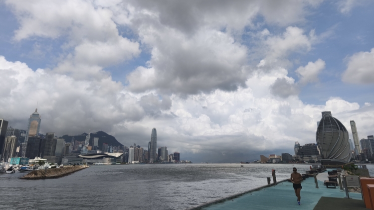 颱風「楊柳」13日早進入香港800公里範圍