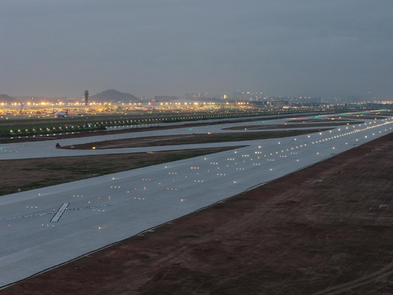 深圳機場三跑道擴建工程項目通過竣工驗收