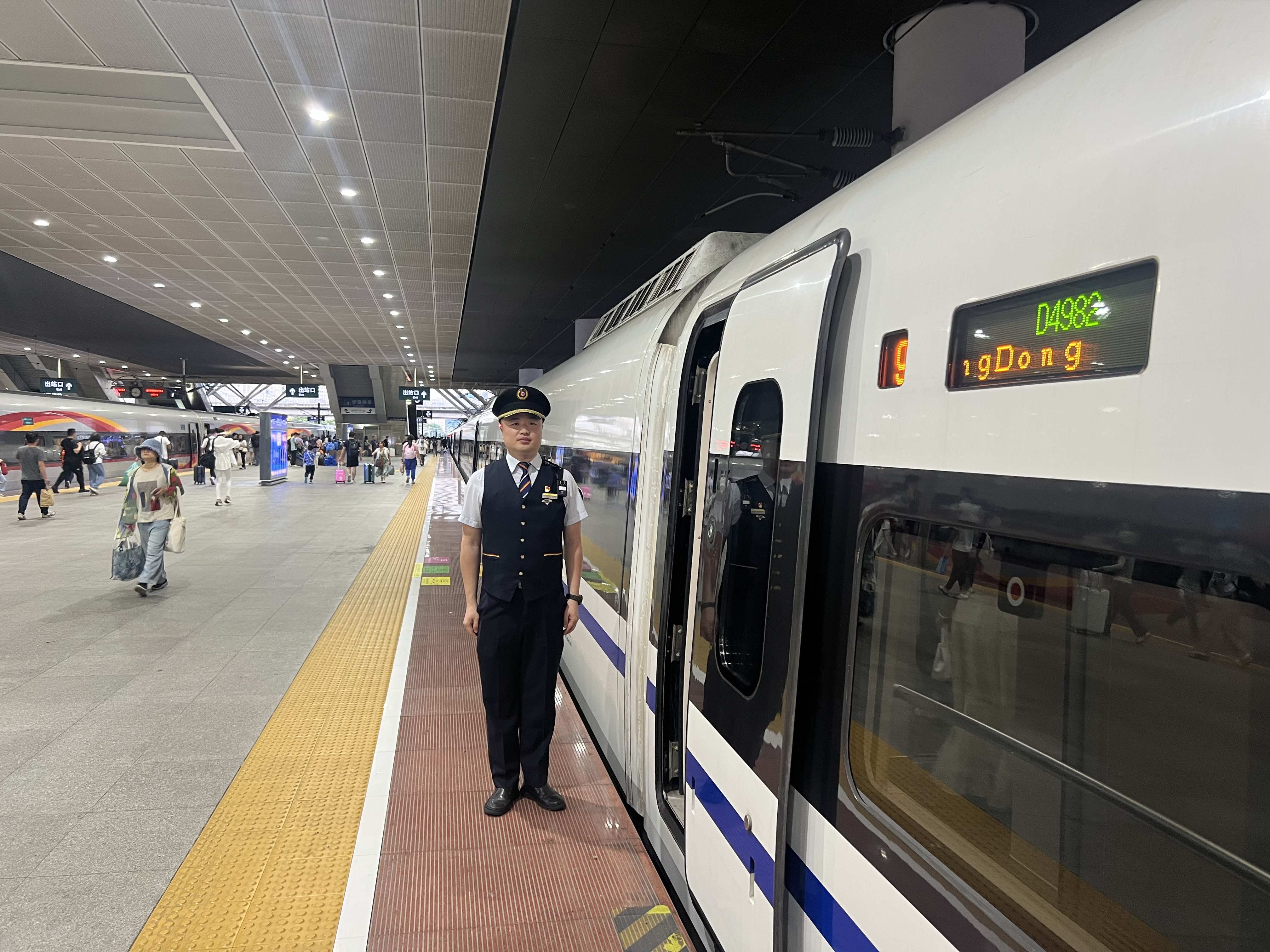 深圳至重慶開行動臥列車 架起大灣區與山城便捷通道​