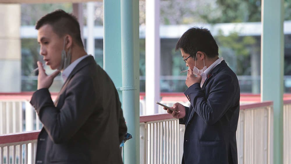 控煙酒辦：加強打擊公共運輸設施違例吸煙 兩日發18張定額罰單