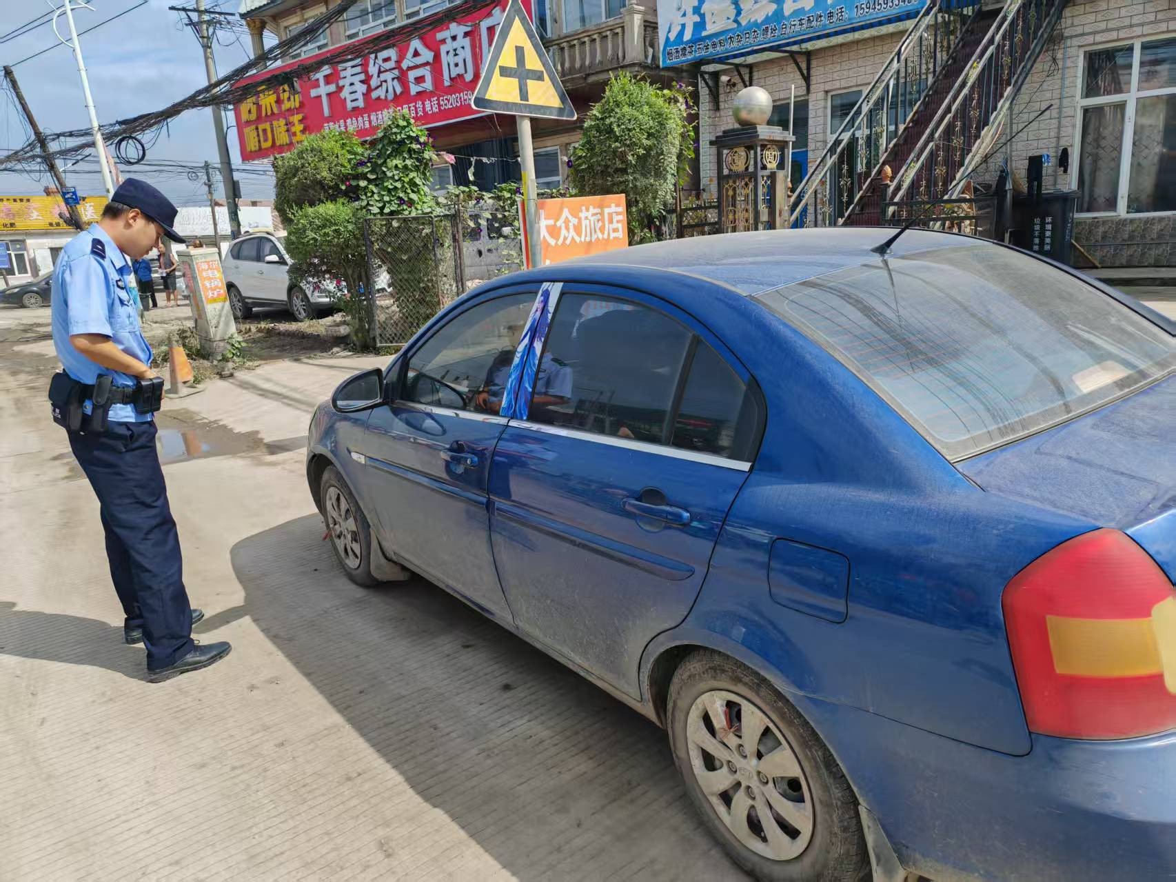 點讚！車主遇困 冰城公安熱情相助