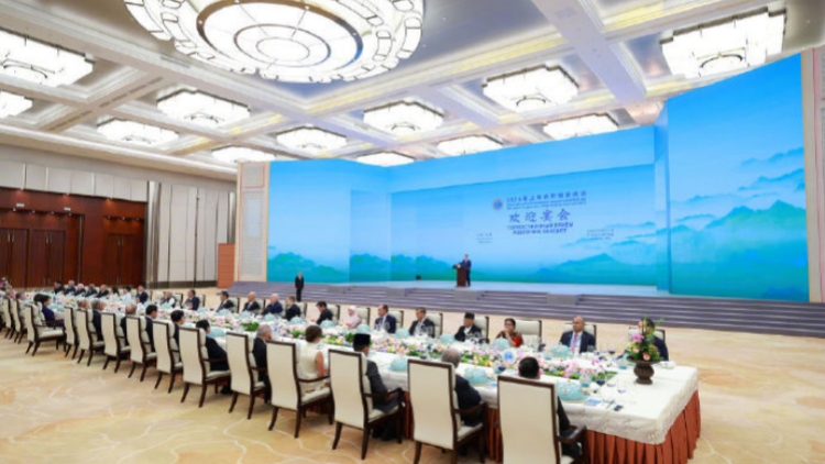 上合組織天津峰會｜習近平和彭麗媛為出席2025年上海合作組織峰會的國際貴賓舉行歡迎宴會