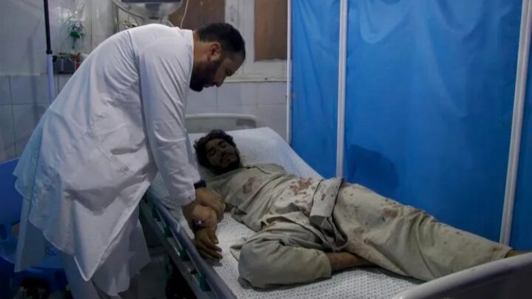 阿富汗深夜強震 超600人死亡