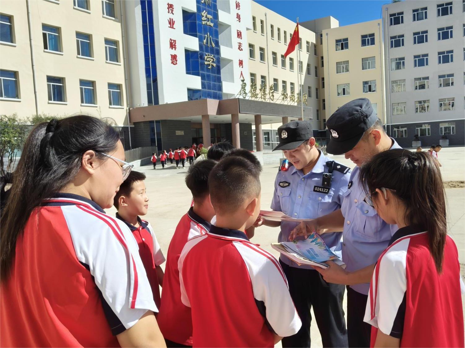 護航青春起航！哈市呼蘭公安多維度發力 築牢開學季校園安全屏障