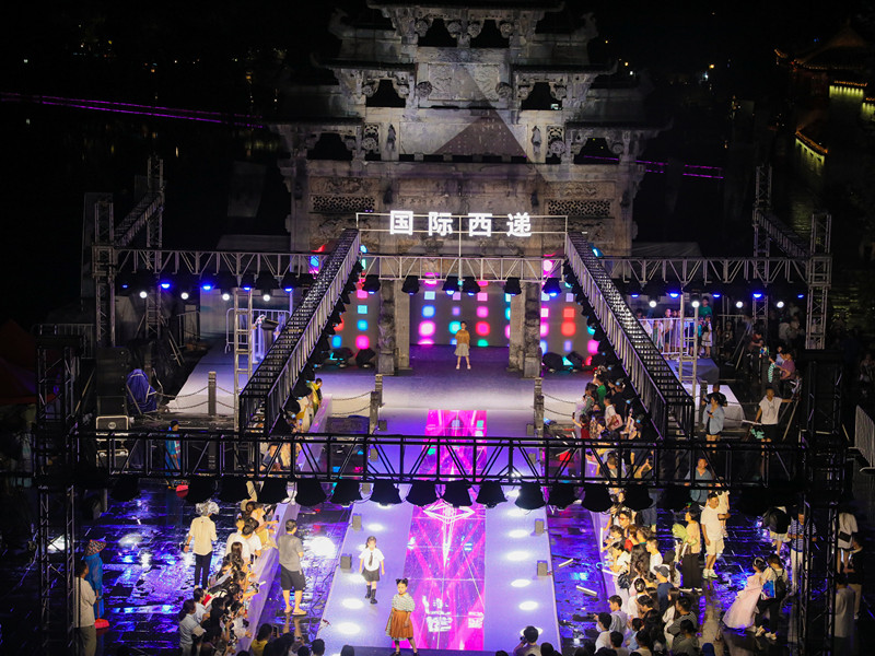 古村典範圖文並茂  黟縣西遞入選地理課本