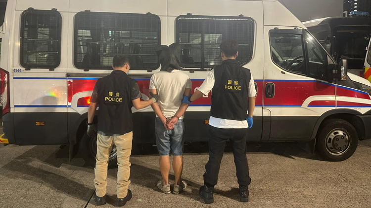 警方深水埗反毒品行動 拘一男檢98萬元毒品