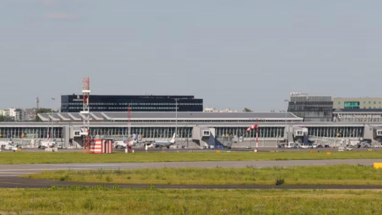 因「計劃外軍事行動」 波蘭4個主要機場臨時關閉