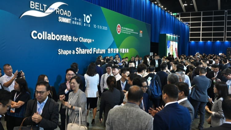 中國正研究推動內地、港澳三地共建單一自貿區