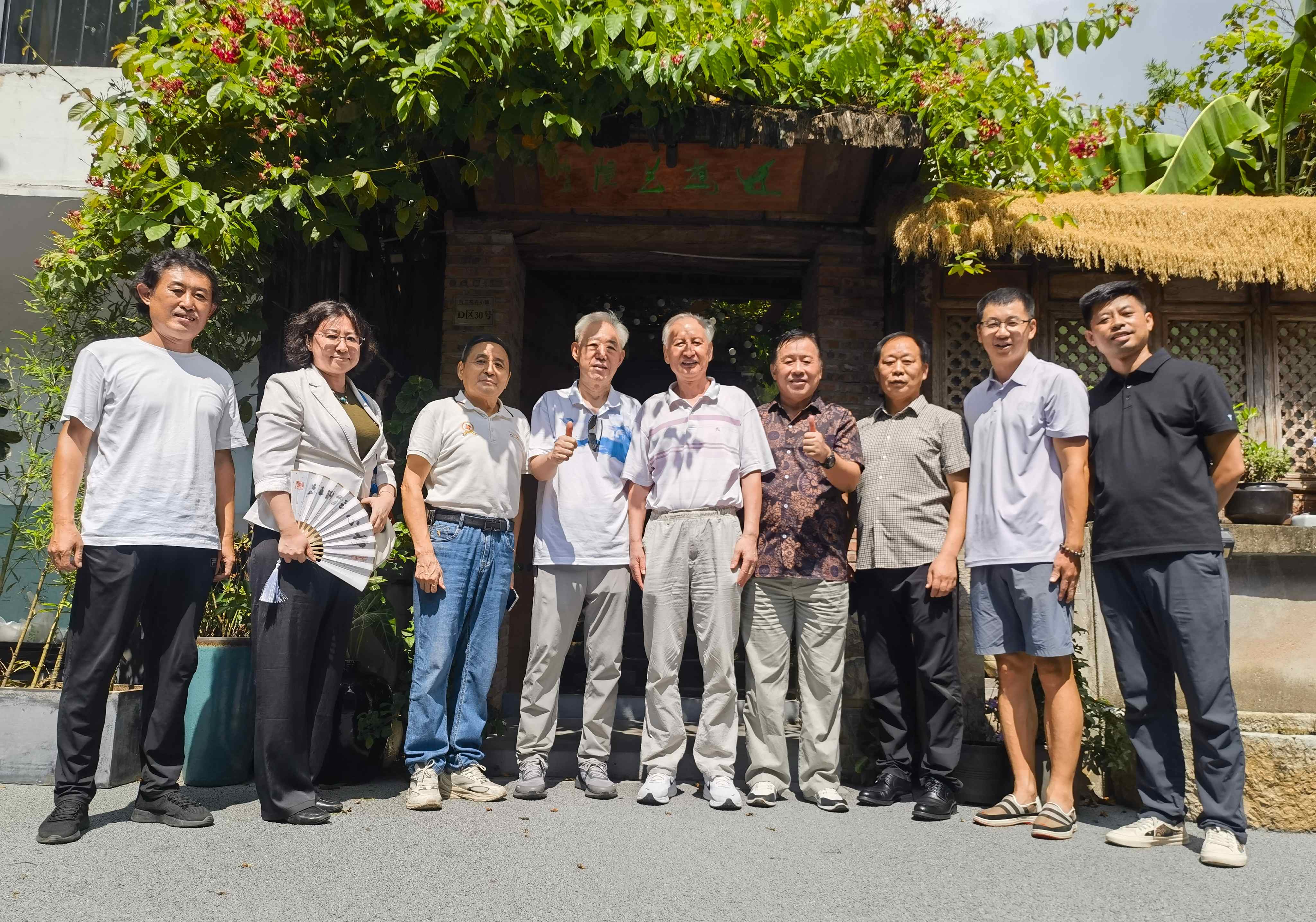 深圳齊魯書畫院書畫家齊聚「遷想藝院」揮毫創作