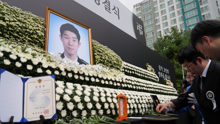 韓國海警李宰碩遺體告別儀式舉行 勇救中國老人不幸犧牲