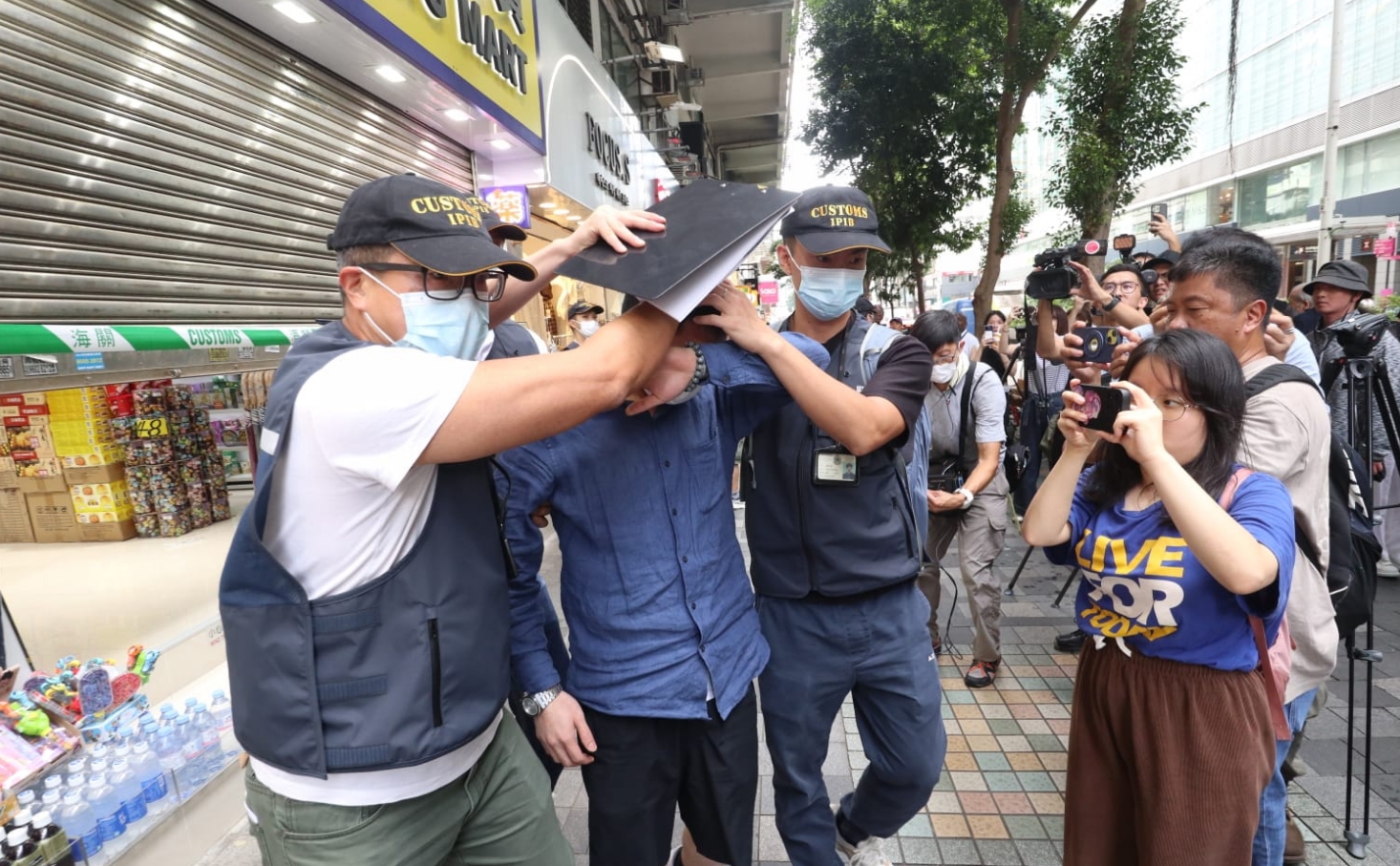 海關偵破「斤幾兩」不良營商手法 拘捕一名藥店店員