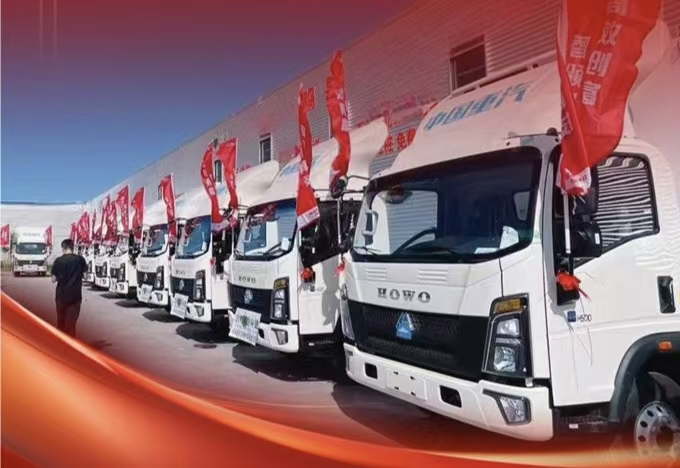 火爆交車！100台HOWO輕卡新能源簽約鄭州大客戶！