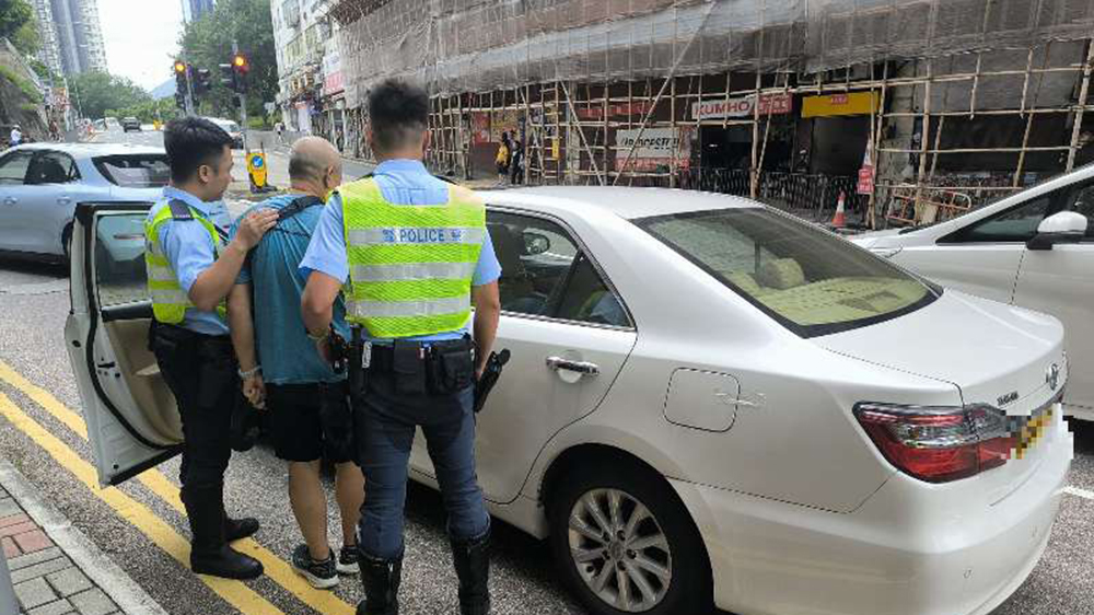 警方東九龍打擊停牌駕駛 拘捕一名六旬司機