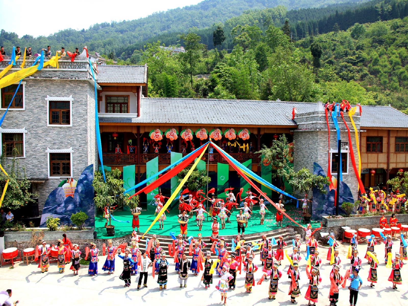 四川北川：同心共築家園夢想 民族團結幸福花開　