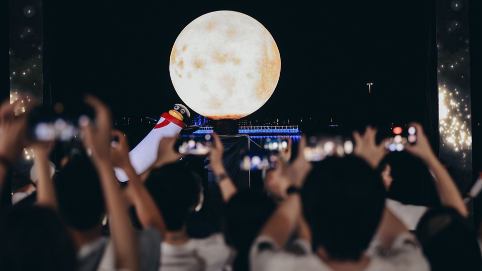 「長鵝奔『粵』」主題活動在深啟動 創意IP點亮中秋國慶雙節