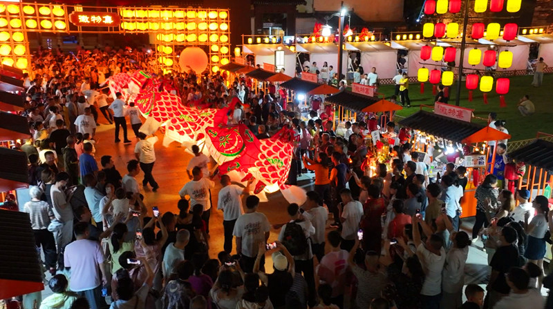 看魚燈逛市集品美食  皖歙縣非遺引客市集旺