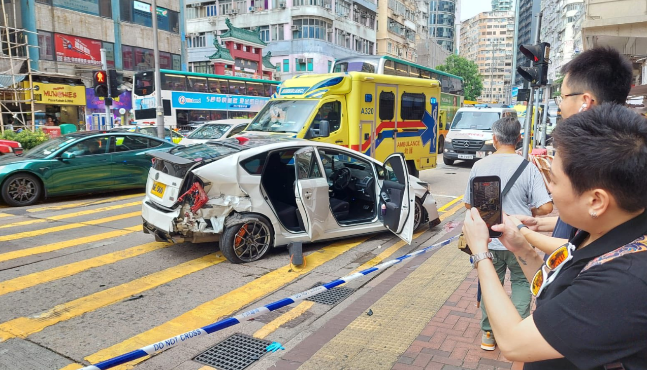 有片丨佐敦發生5車相撞意外 8人受傷