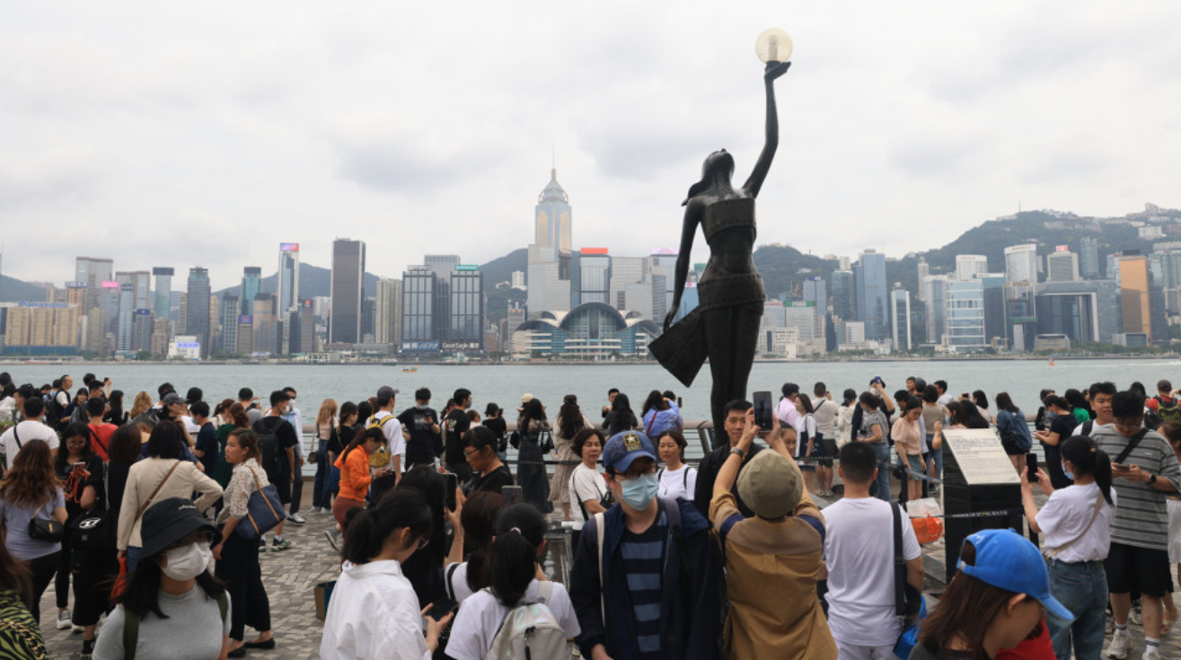 崔定邦：訪港旅客數字理想 中秋節慶活動對內地客具吸引力