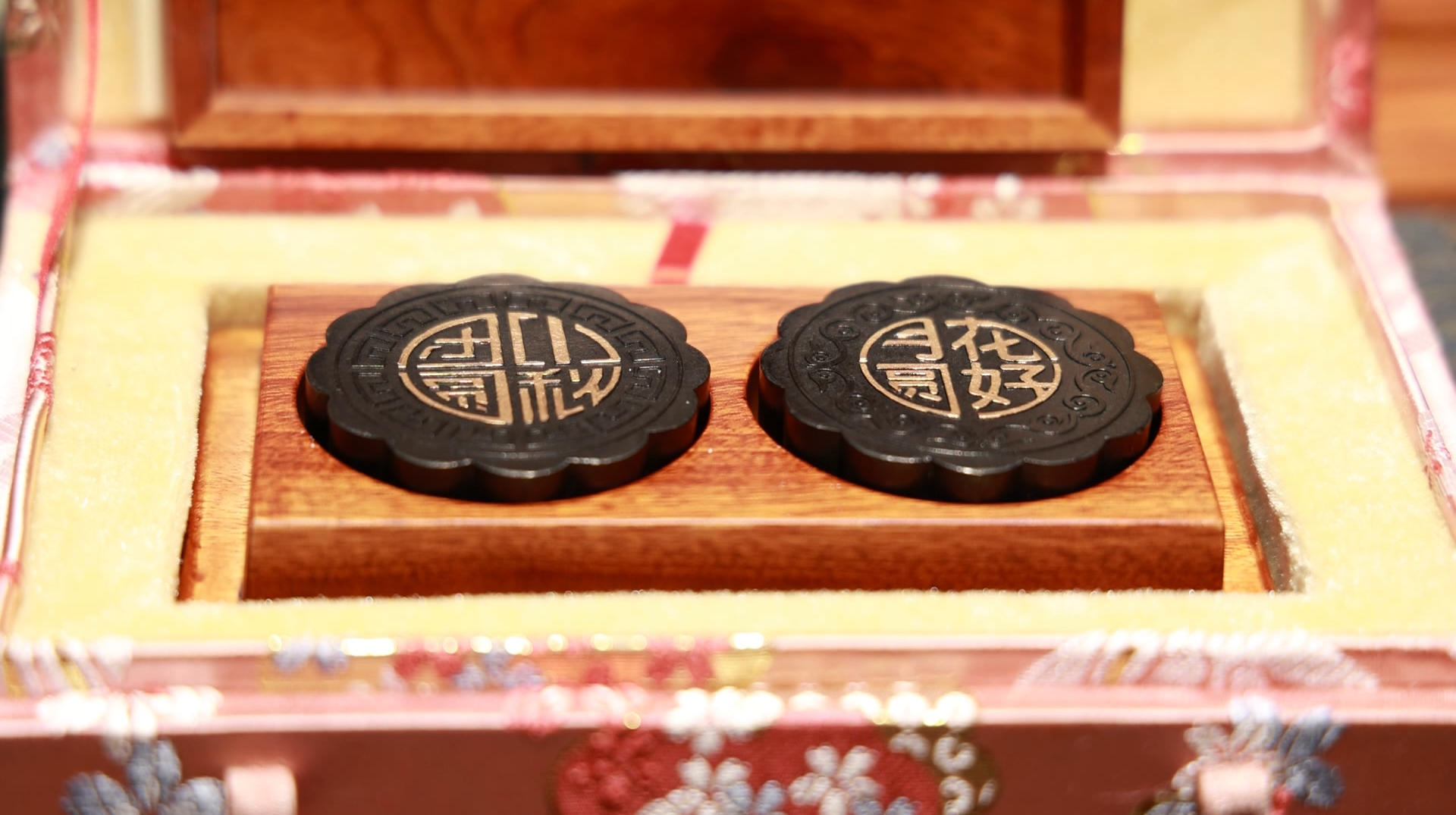 皖歙縣：徽墨傳承有巧思  「月餅徽墨」成新寵