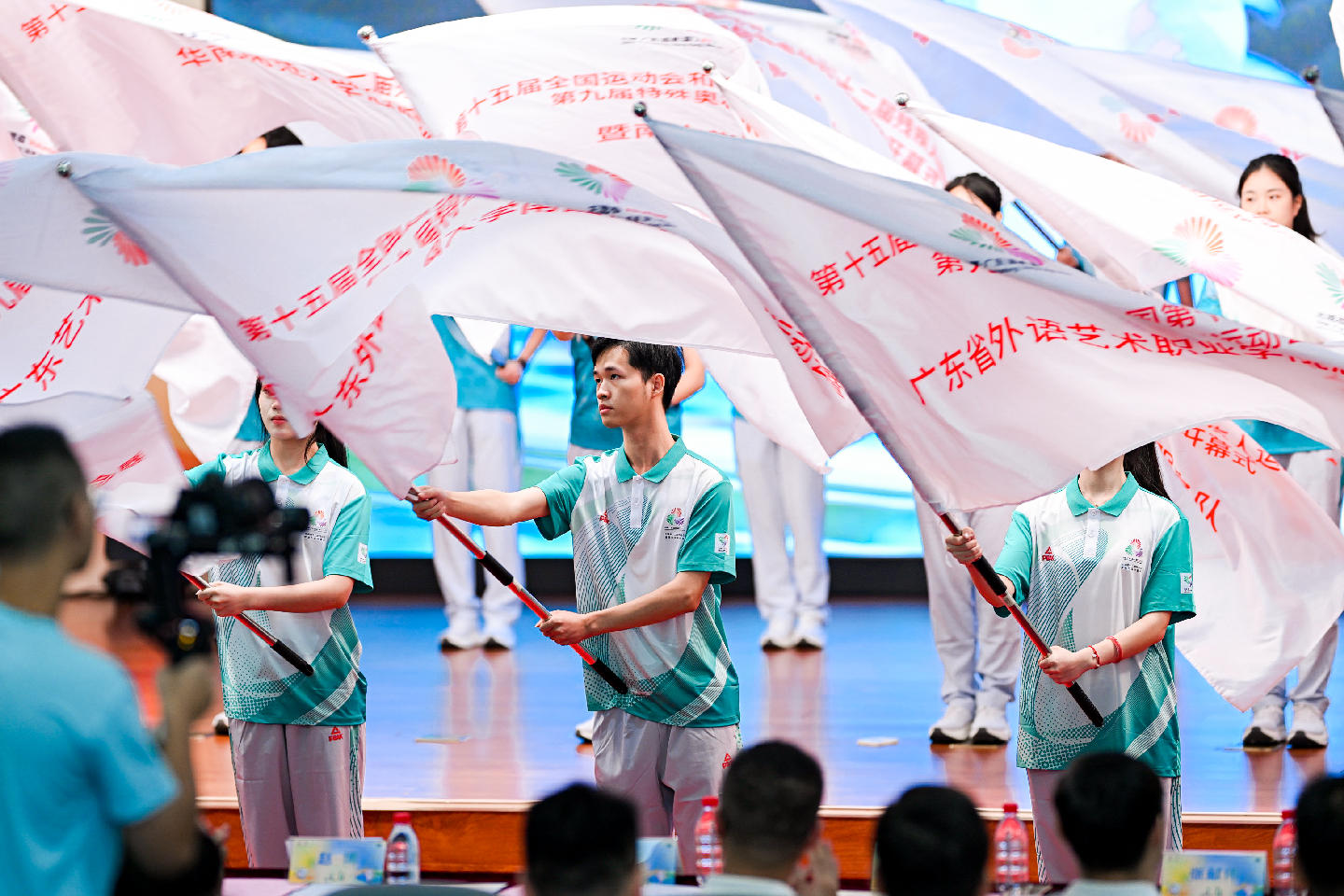 十五運會和殘特奧會廣州賽區志願者1.4萬人  設132個城市志願服務站