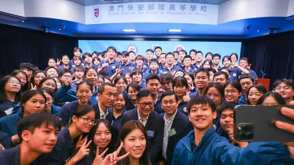 鄧炳強冀青少年領袖論壇學員把握機會 成長為國家棟樑