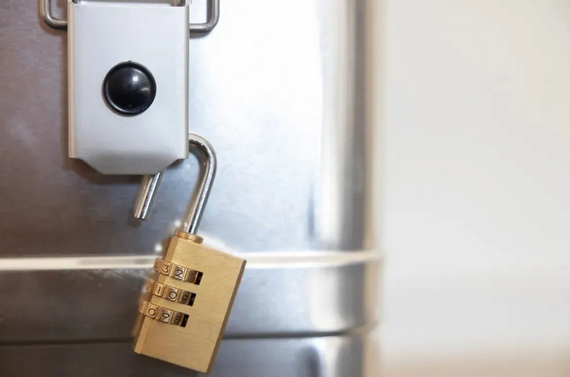 國安部披露：庫房管理員網上賣涉密專用裝備數百件，獲刑7年6個月