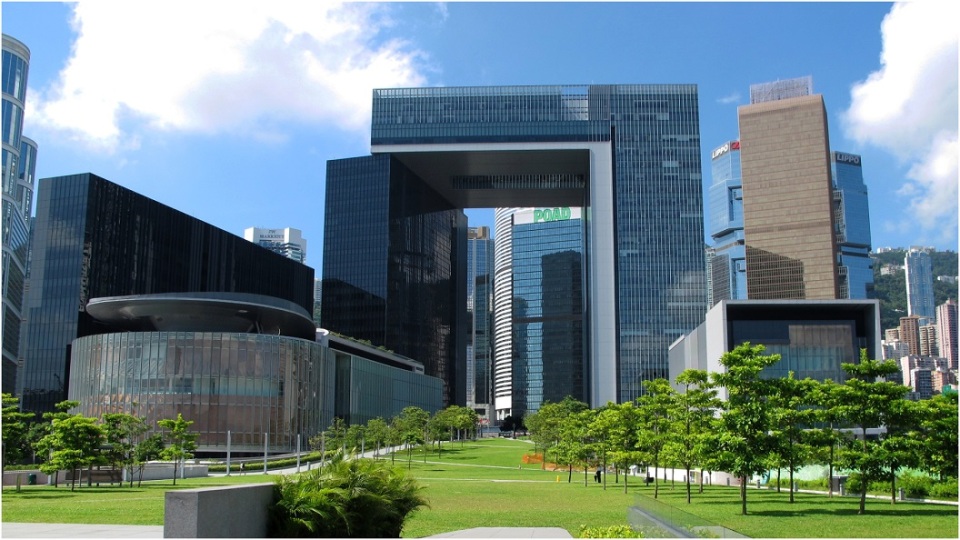 李家超：密切監察美關稅措施 全力保障香港利益 