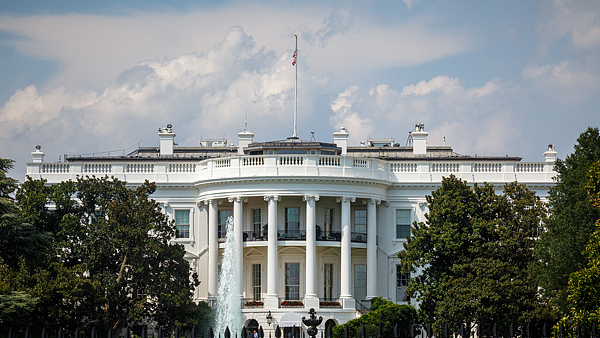 白宮：政府「停擺」期間將繼續裁員