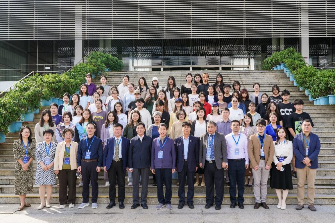 專家學者齊聚深大 探索AI時代外語學科多模態教研新體系