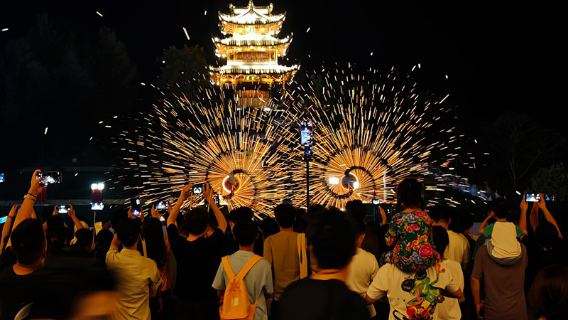 ​有片丨皖休寧齊雲山：花火仙舞映長夜
