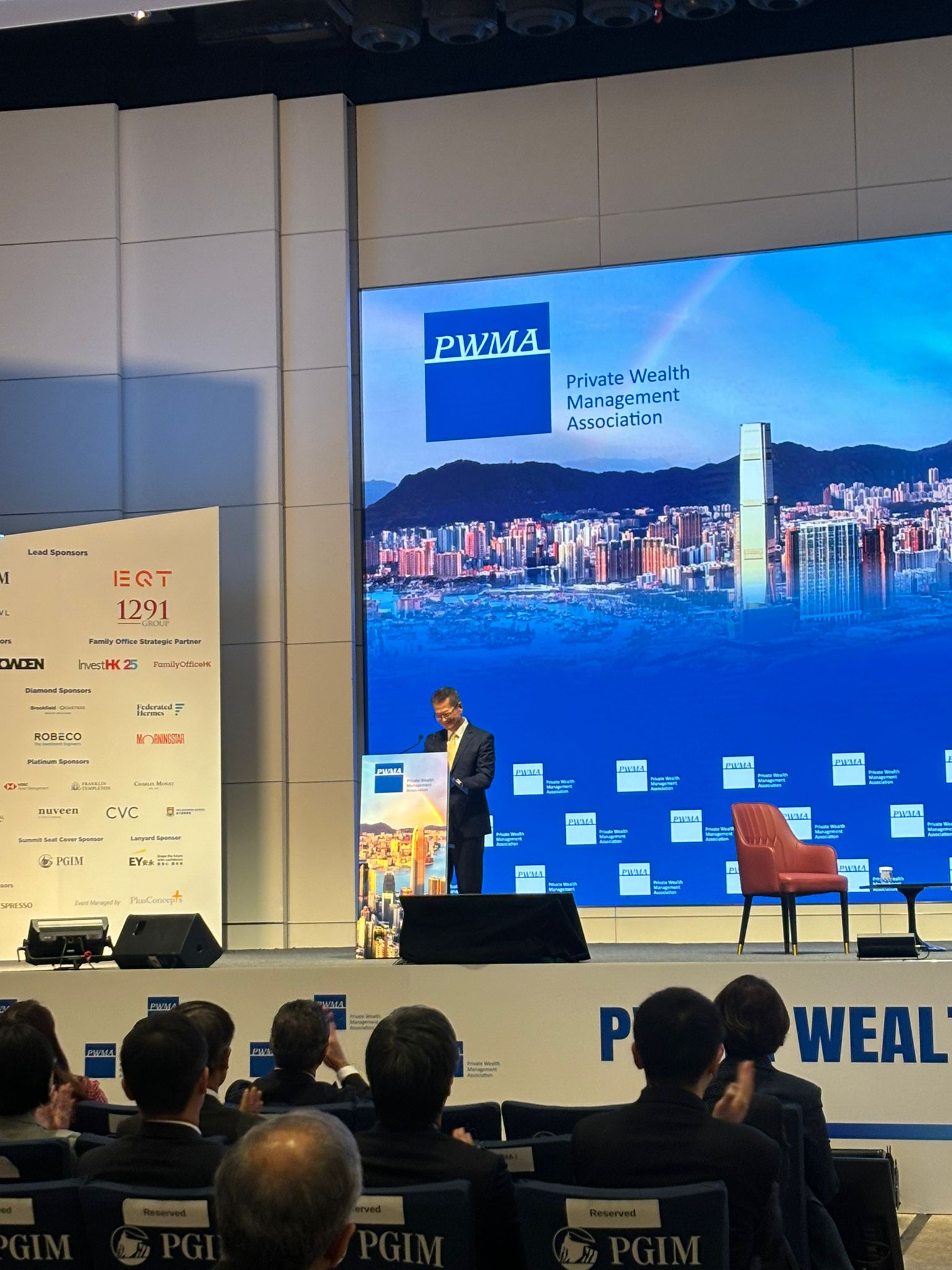 陳茂波：國際投資者對本港的興趣正不斷提高   