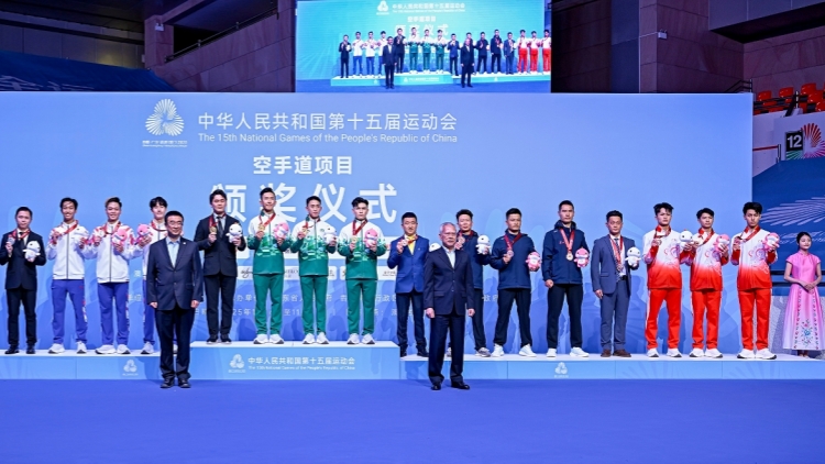 澳門隊戰勝香港隊 奪得十五運會空手道項目首金