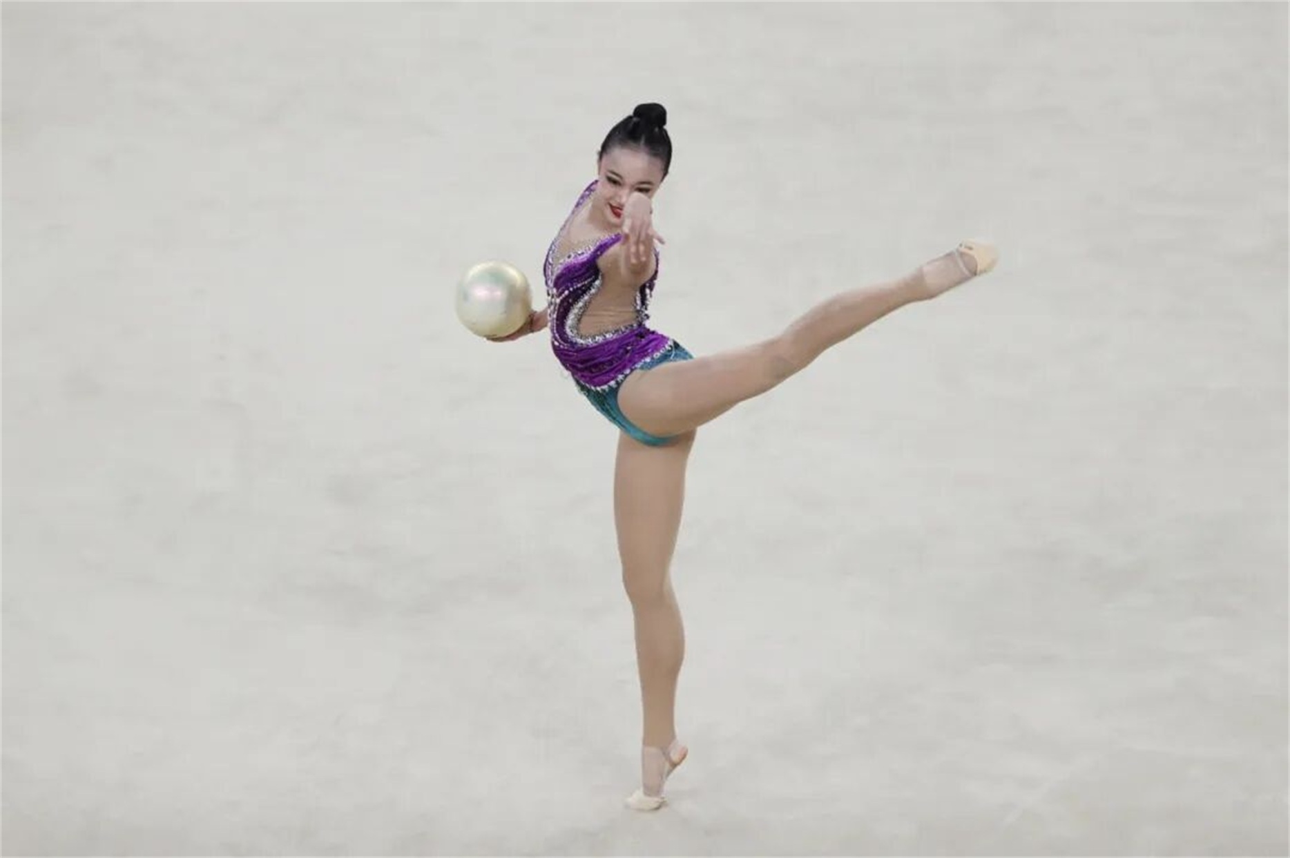 十五運會藝術體操項目在深圳坪山開賽，將決出個人、集體兩枚金牌