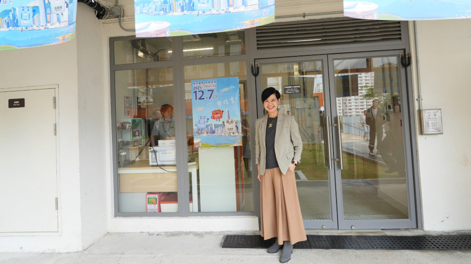 「共築‧智能峰會」考察簡約公屋項目 何永賢：有助全面了解建築技術發展