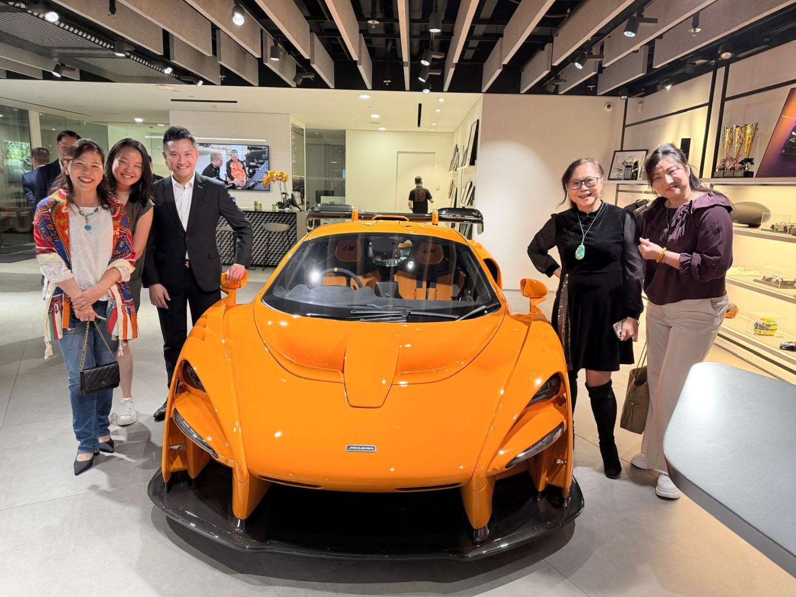 麥拿倫聯手博愛醫院推「麥拿倫超級跑車十周年」紀念慈善展覽